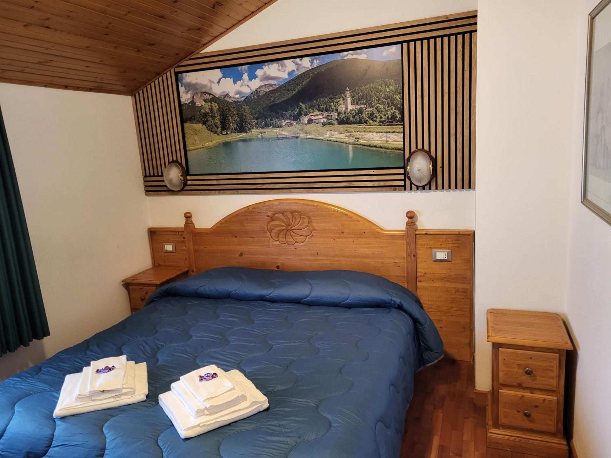Albergo Meuble Tarandan Forni di Sopra Exterior foto