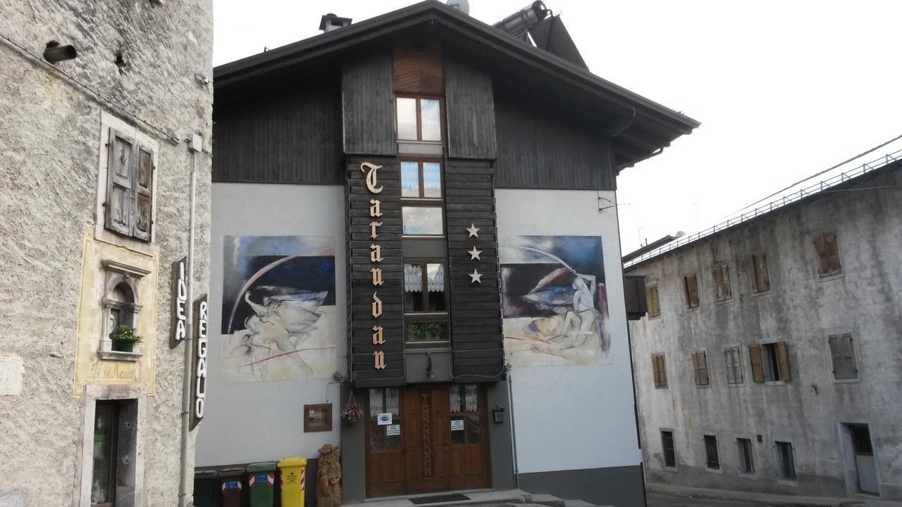 Albergo Meuble Tarandan Forni di Sopra Exterior foto