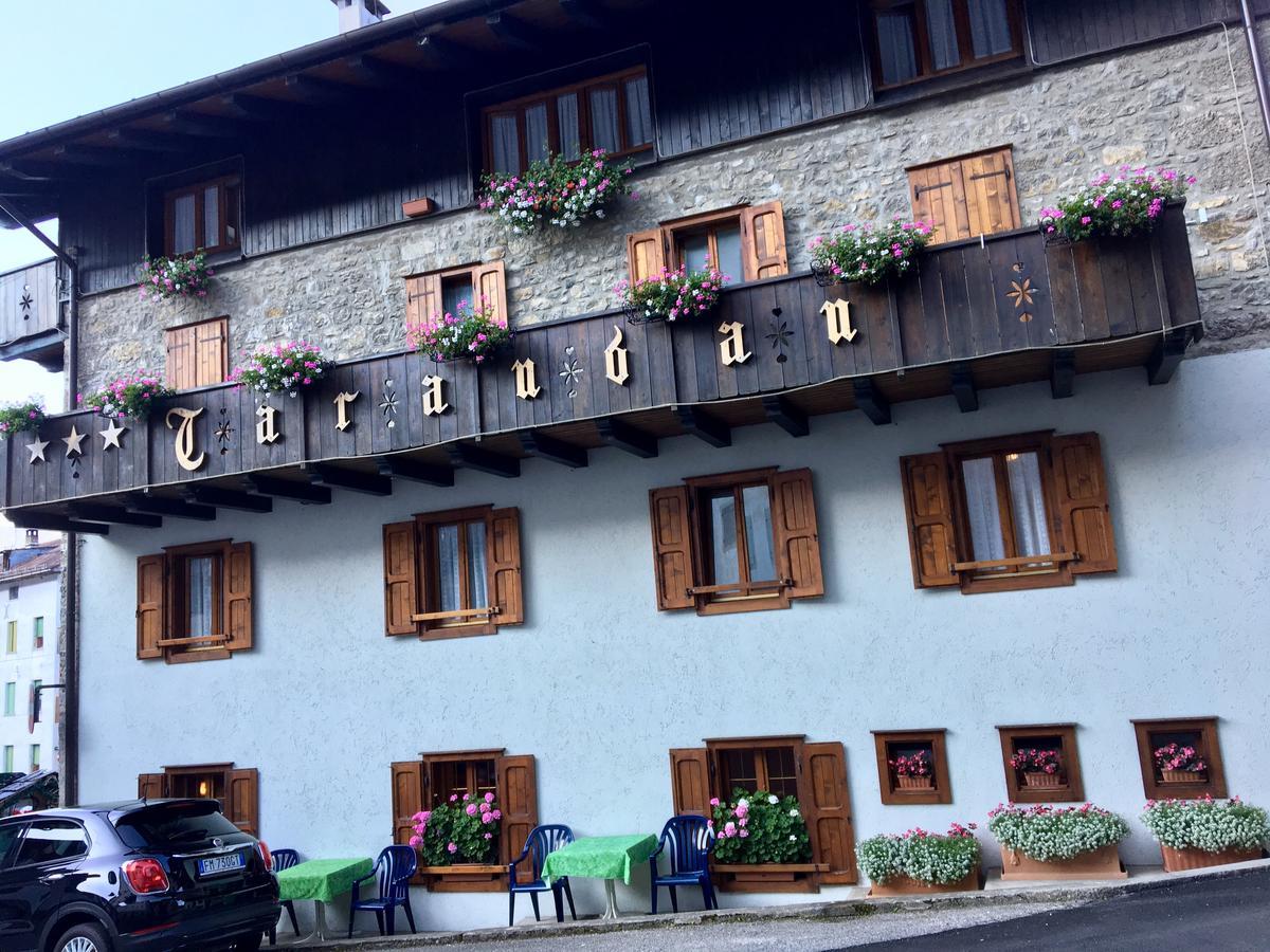 Albergo Meuble Tarandan Forni di Sopra Exterior foto